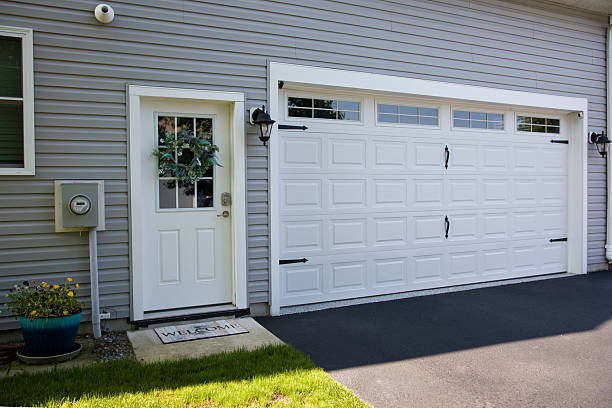 24/7 Emergency Garage Door Panel Replacement experts in Sugar Land, TX